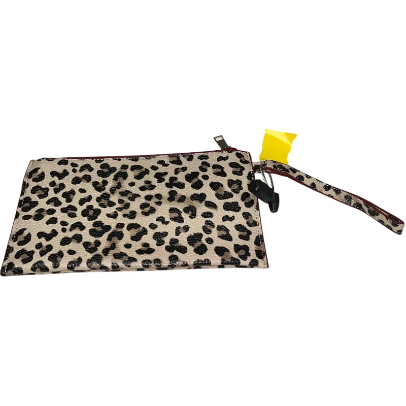 Wristlet By Clothes Mentor, Size: Medium